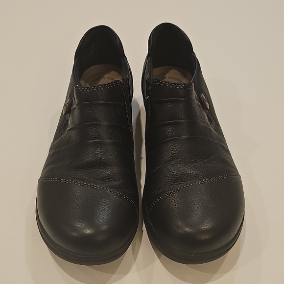 Clarks Black Leather Slip-On Flats Women's Size 9 - Picture 3 of 8